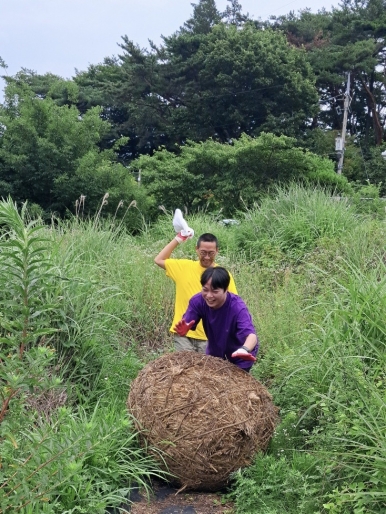 작품 썸네일