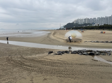 작품 썸네일